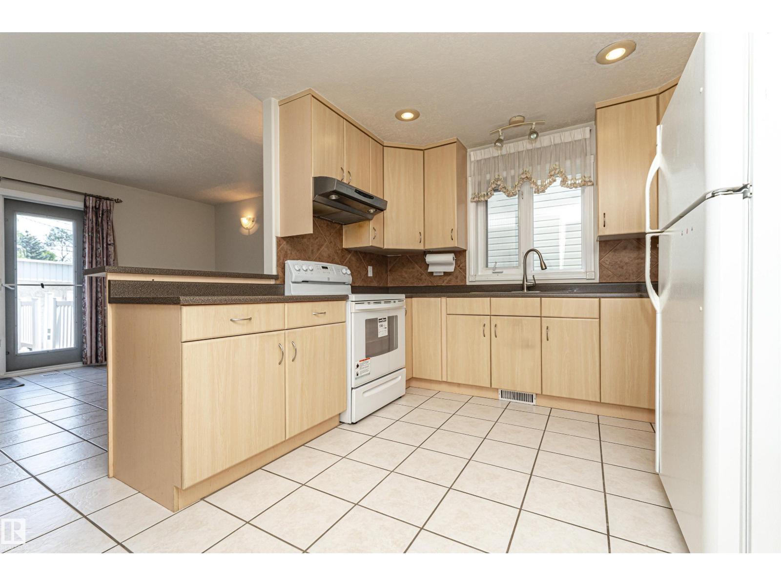 12241 93 ST NW - 14