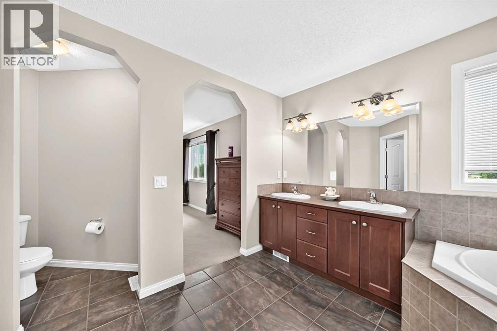 212 ASPENMERE Close - Image 20