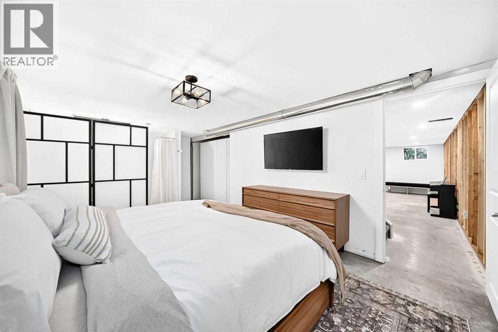 3223 2 Street SW - Image 35