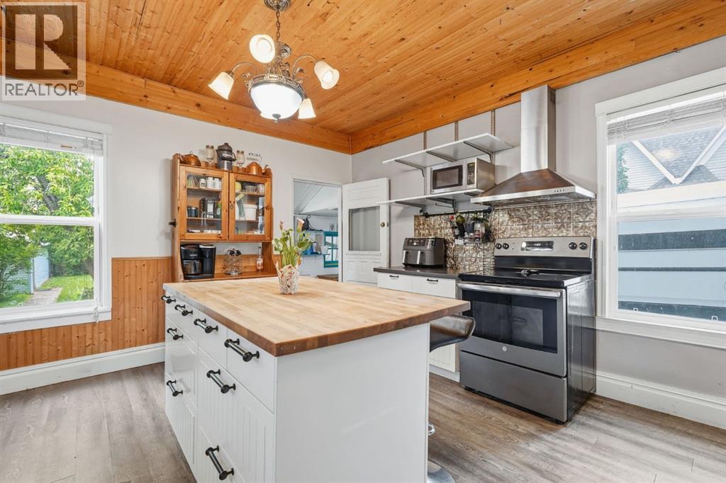 651 10 Avenue - Image 7