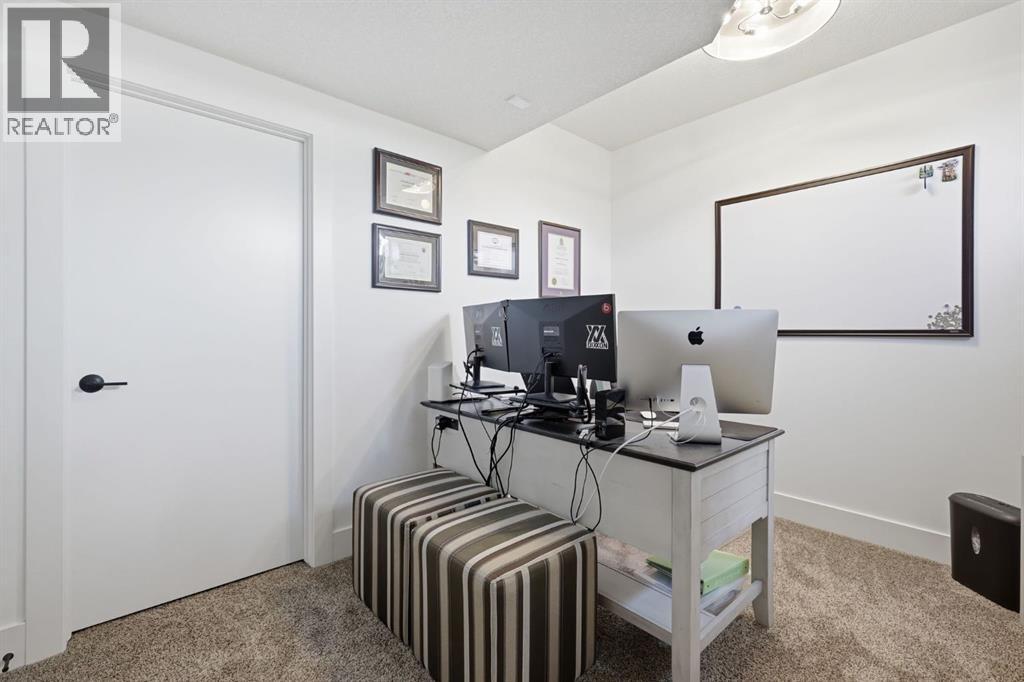 2002 31 Street SW - 34