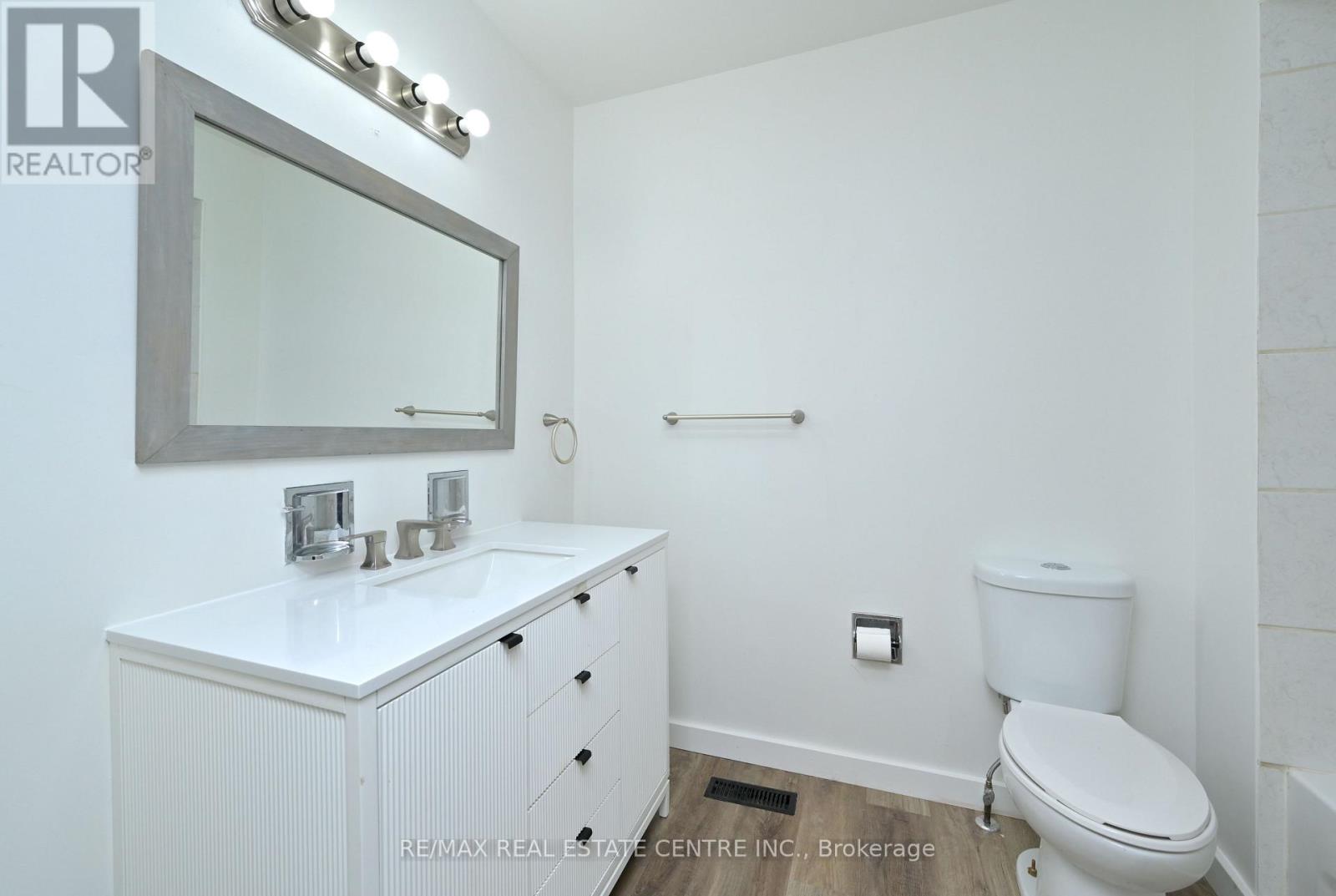 116 BURBANK CRESCENT - 15