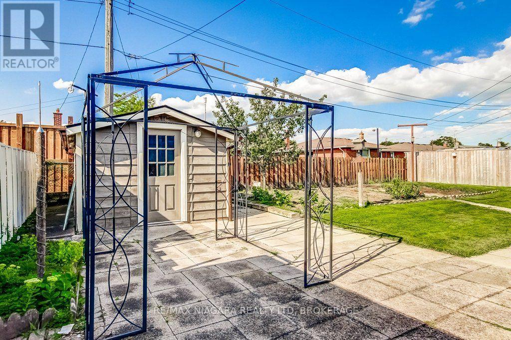 19 EASTDALE CRESCENT - Image 42