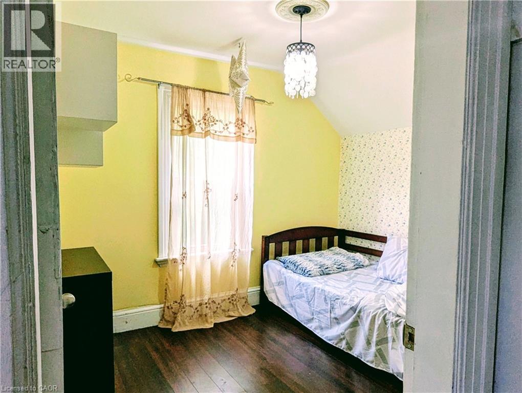 81 GREY Street - Image 35