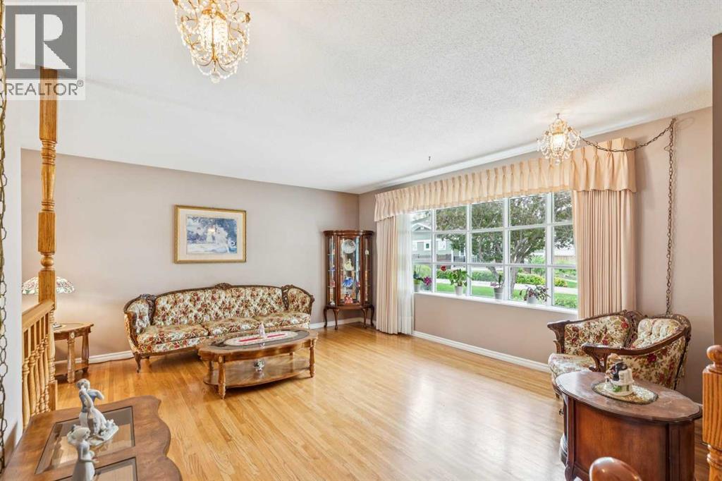 5036 Vallance Crescent NW - 2