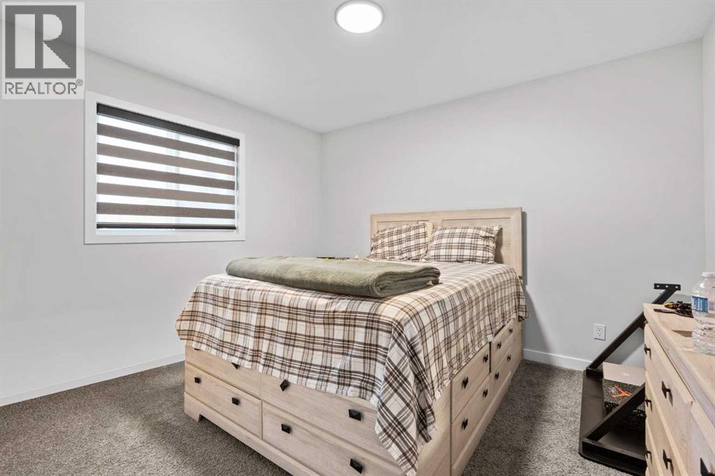 308 Coopersfield Rise SW - 32