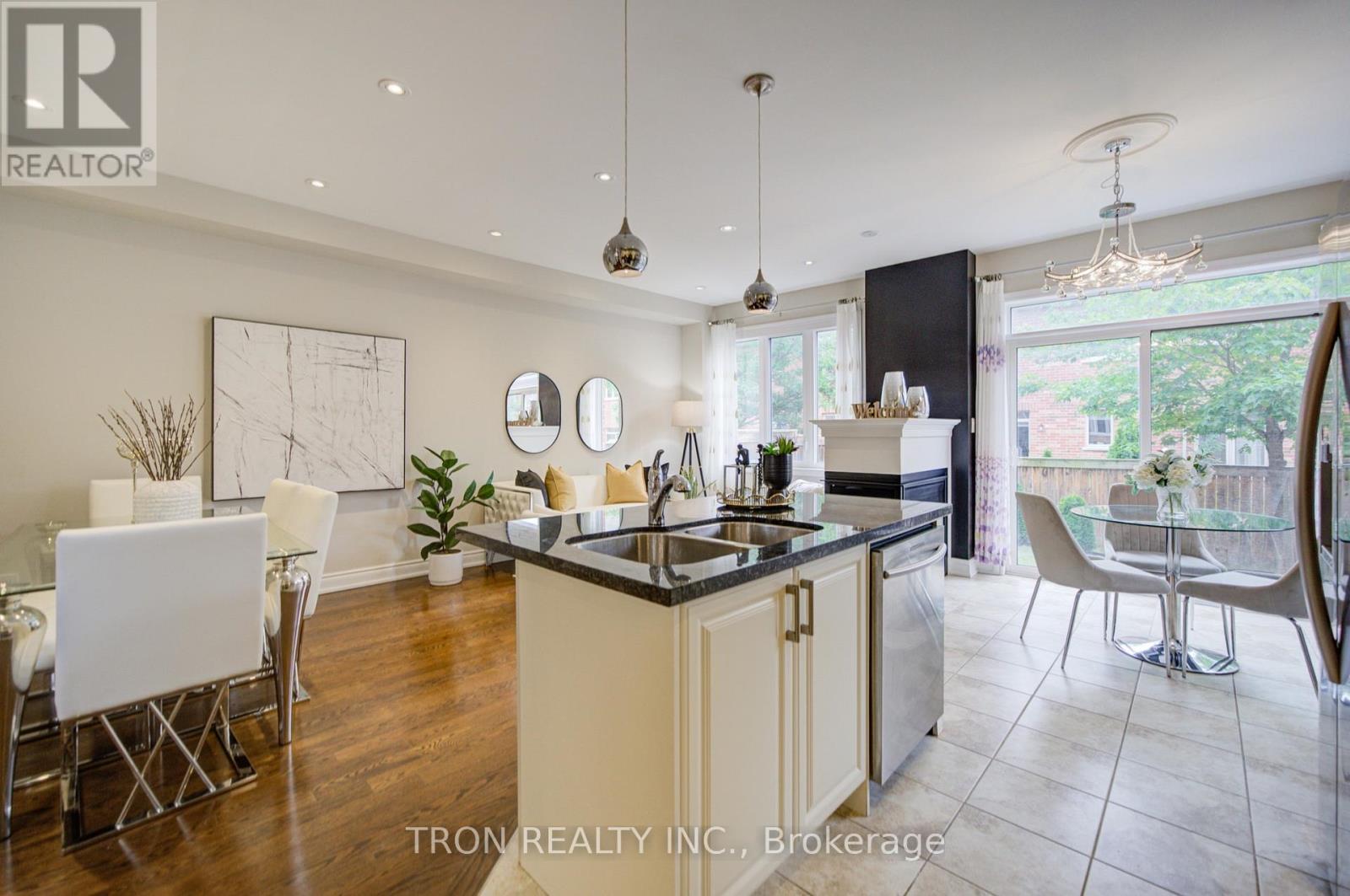 33 MAZARINE LANE - 23