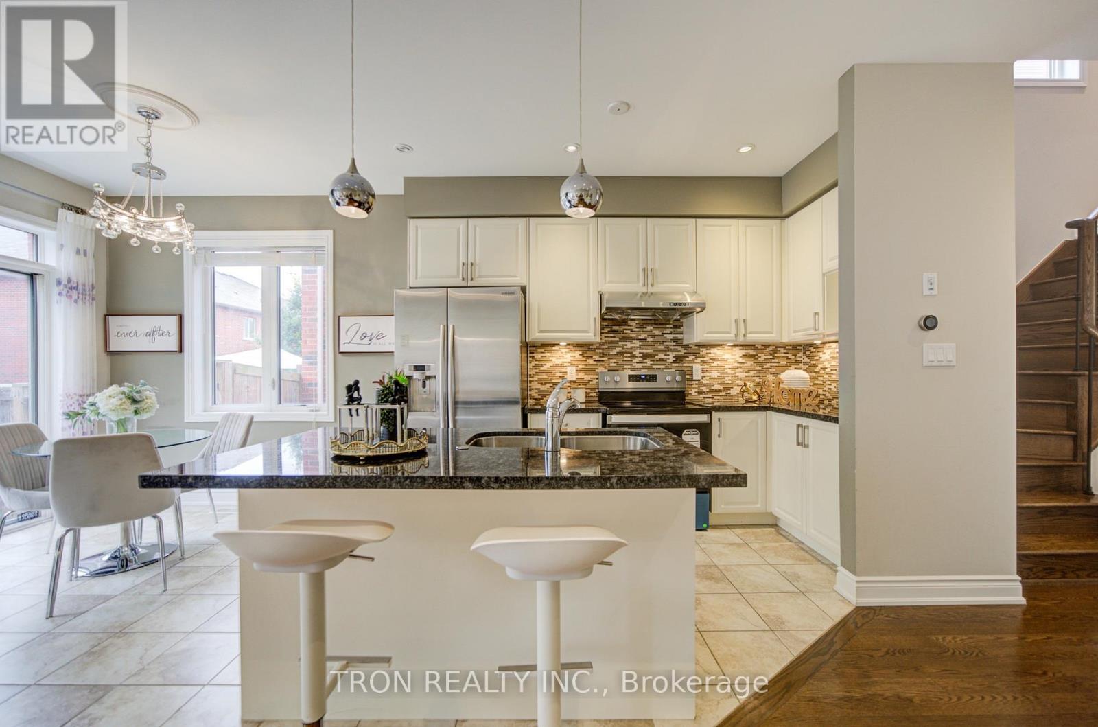 33 MAZARINE LANE - 22
