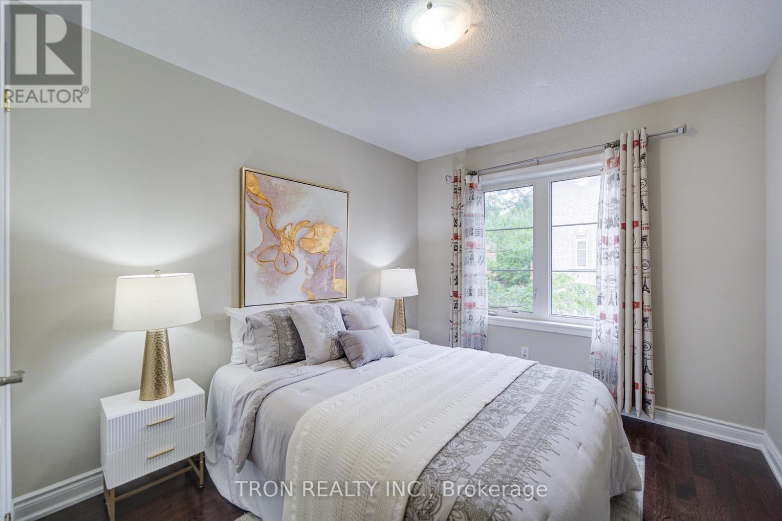 33 MAZARINE LANE - 26