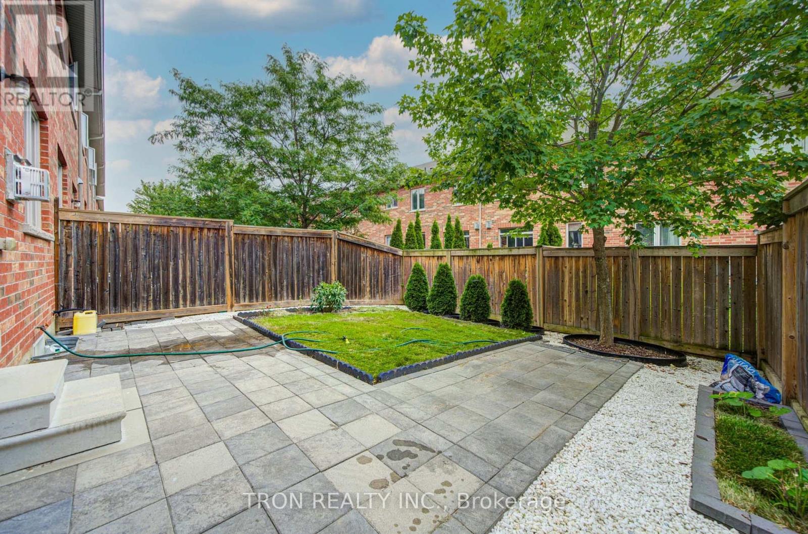 33 MAZARINE LANE - 4