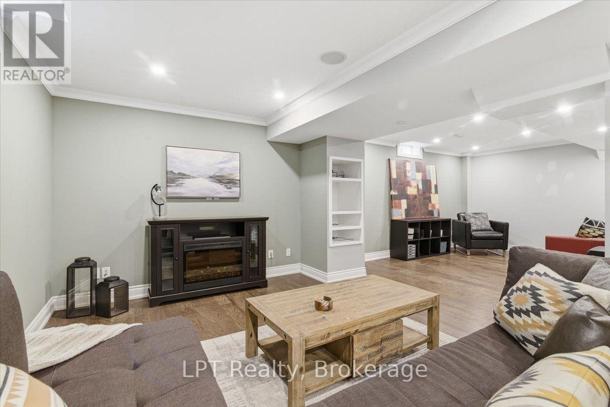 71 LAPRADE SQUARE - Image 25