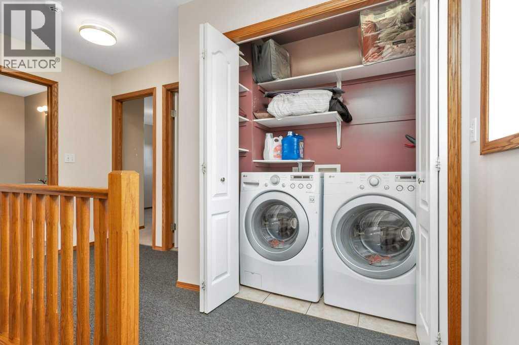 83 Lawrence Crescent - 32
