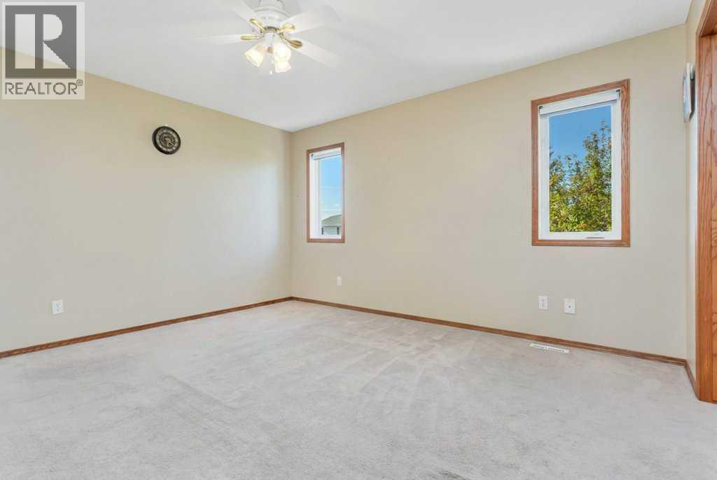 83 Lawrence Crescent - 24