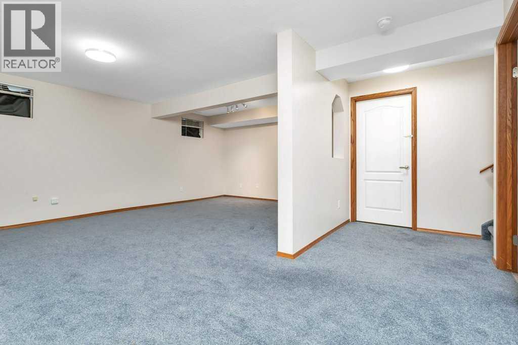 83 Lawrence Crescent - Image 34