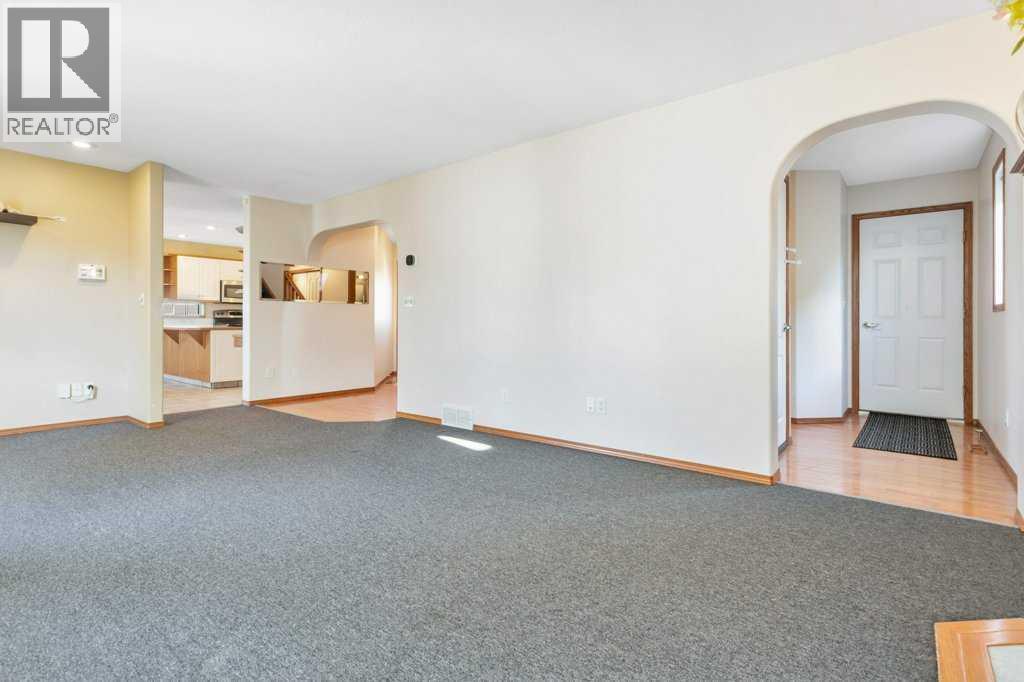 83 Lawrence Crescent - Image 10