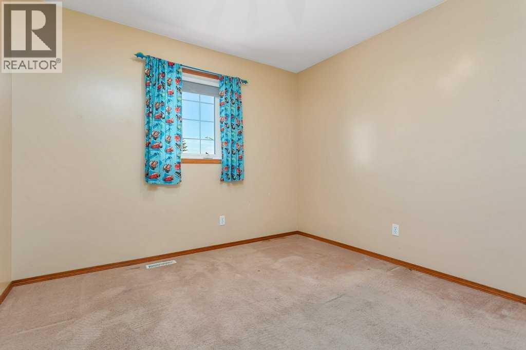 83 Lawrence Crescent - Image 30