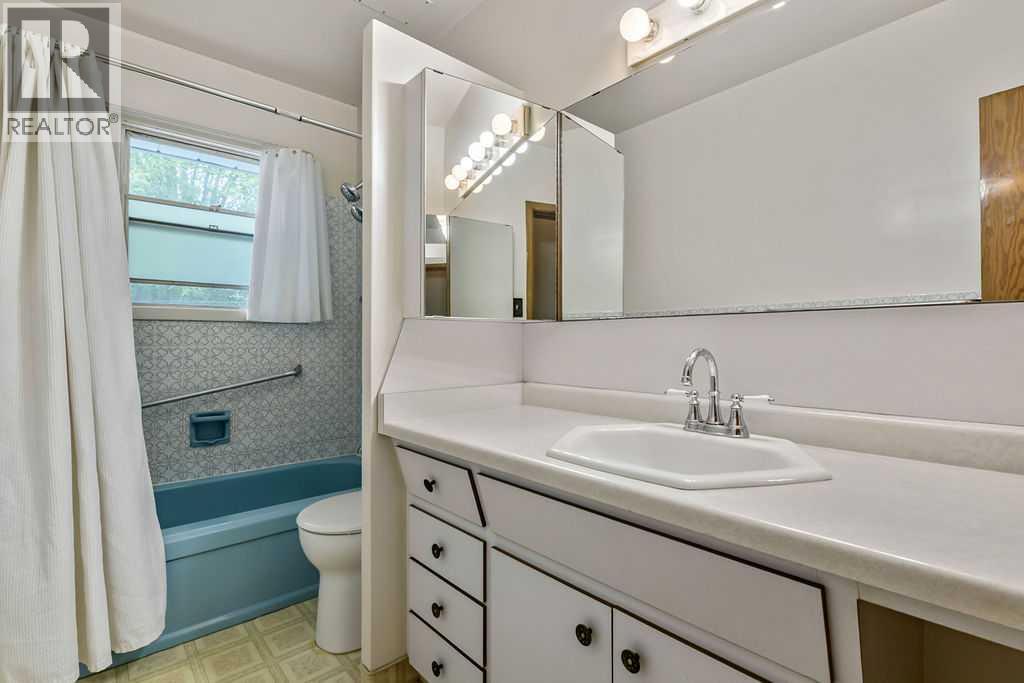 3335 38 Street SW - 15