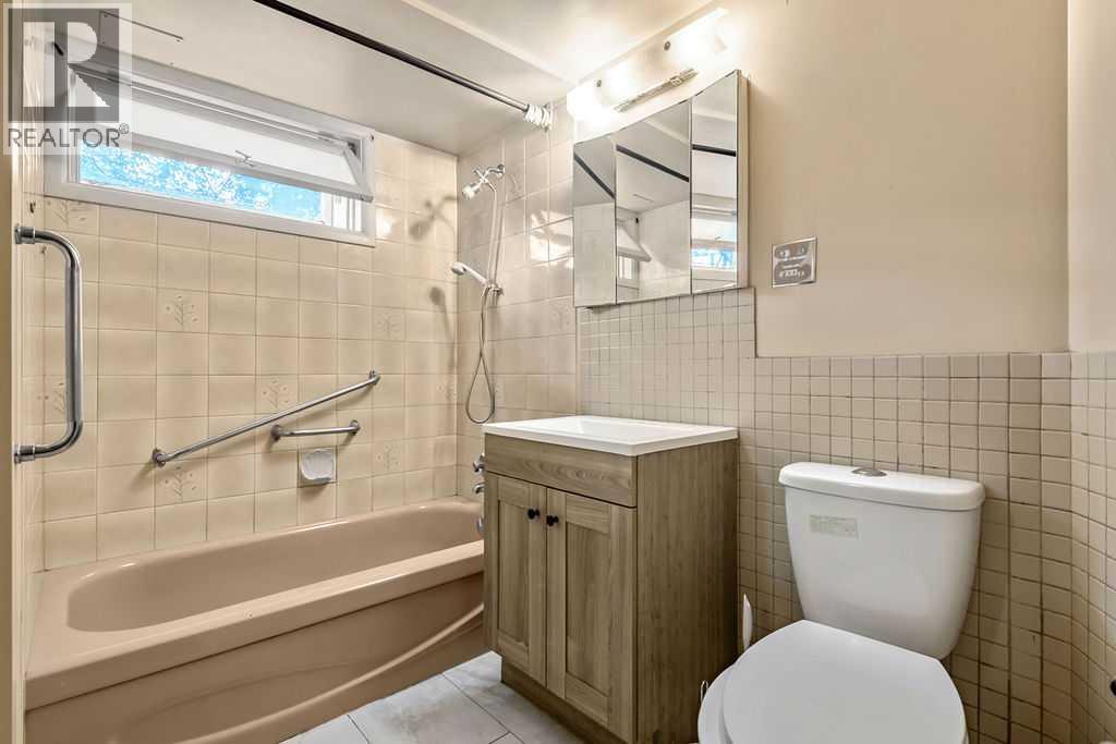 3335 38 Street SW - Image 24