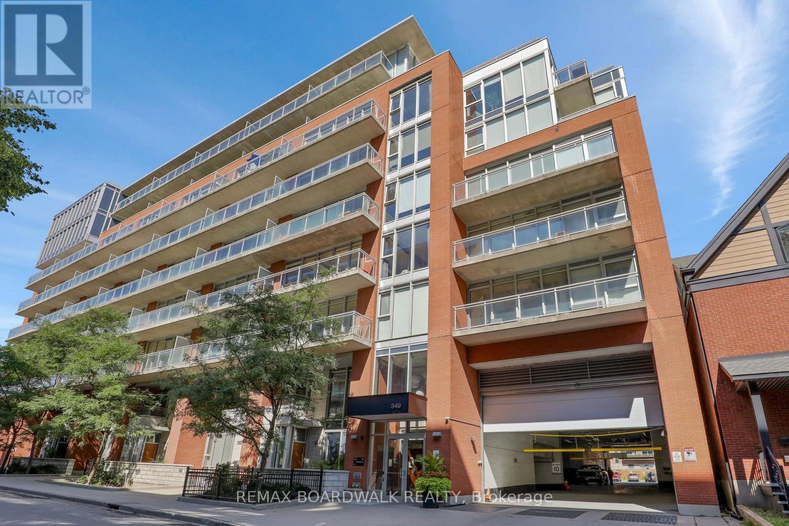 #524 349 MCLEOD STREET - 1