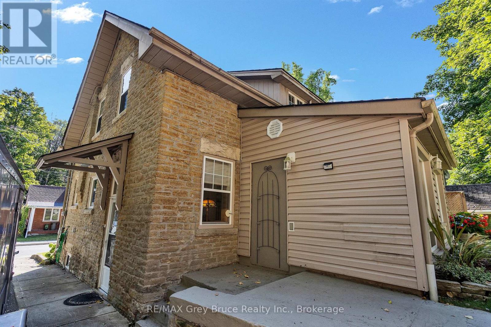 772 3RD AVENUE W - 4