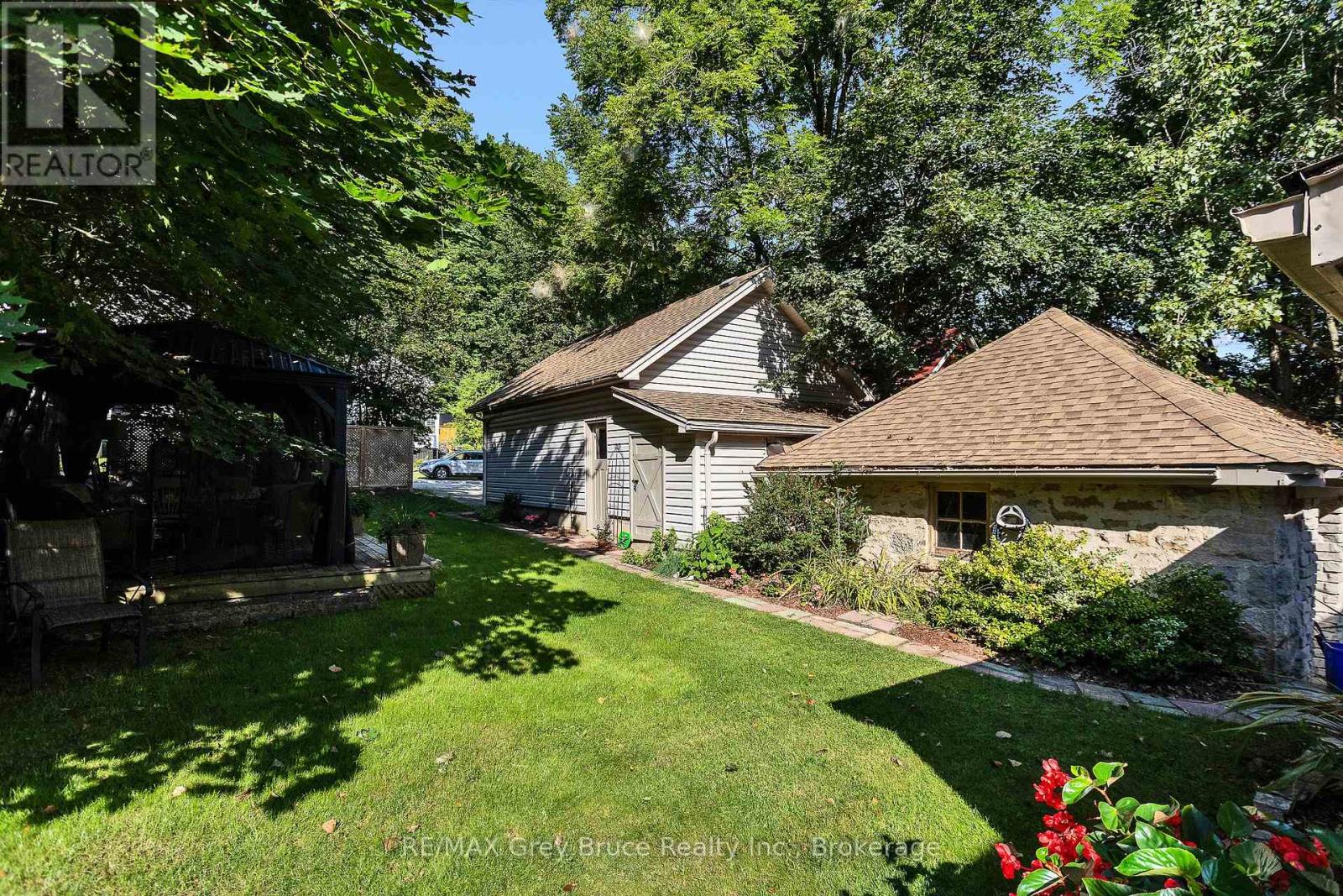 772 3RD AVENUE W - 42