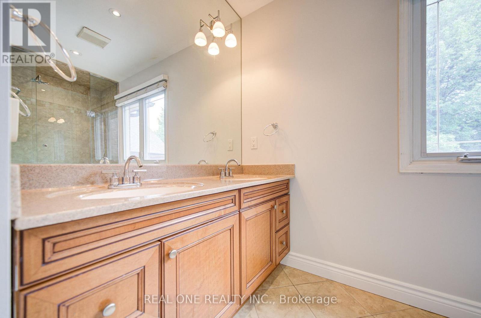 2593 ADDINGHAM CRESCENT - 28