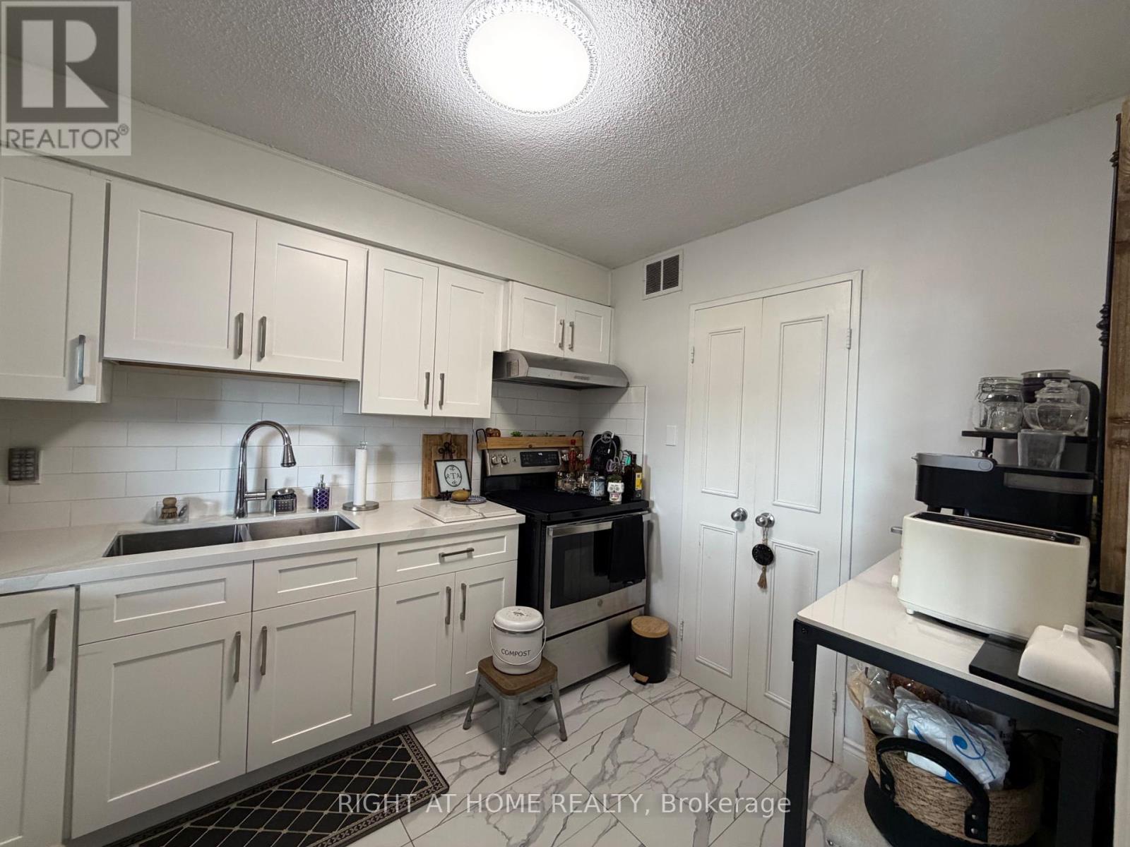 #706 1881 JANE STREET - Image 16