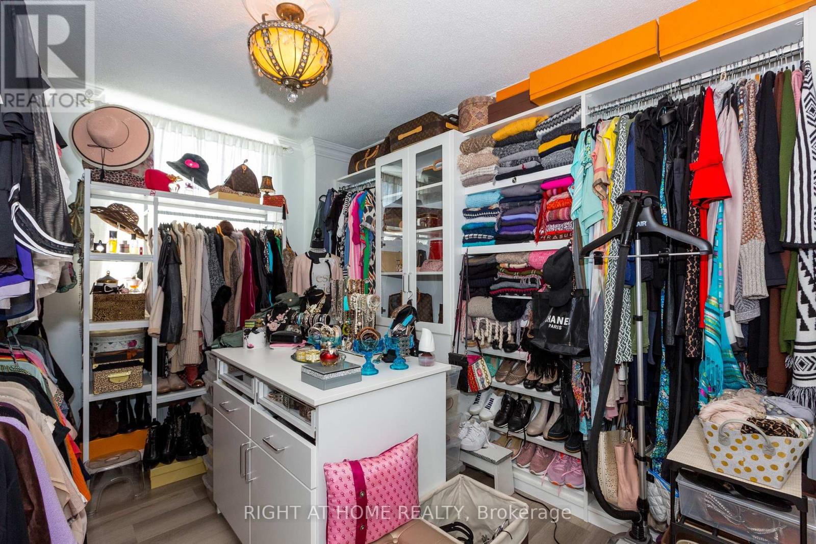 #706 1881 JANE STREET - 28