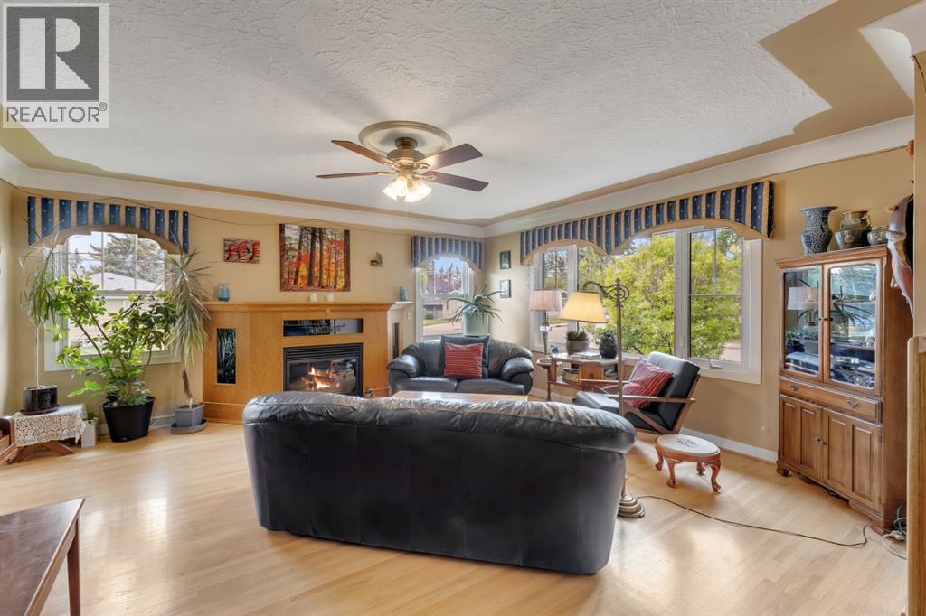 2204 Halifax Crescent NW - Image 5