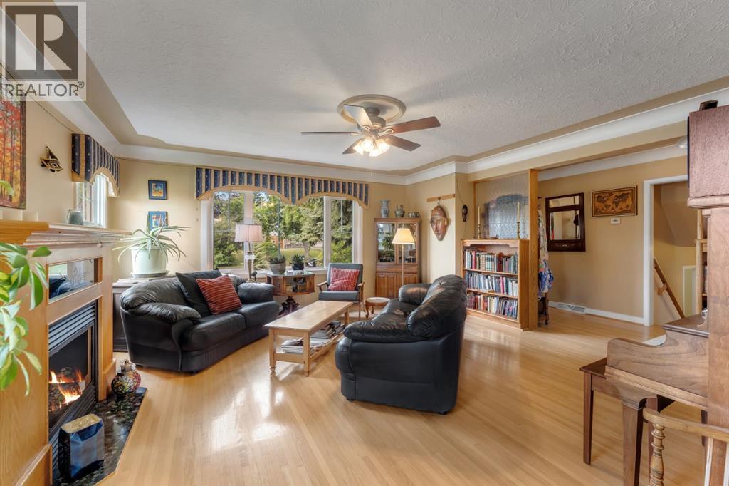 2204 Halifax Crescent NW - Image 6