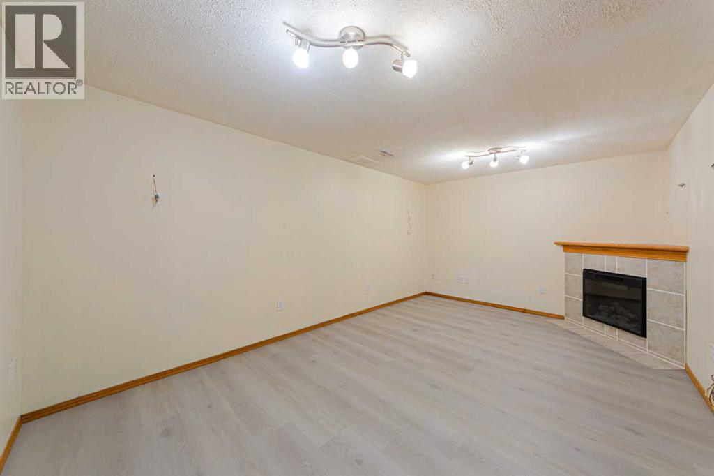 88 Country Hills Villas NW - 22