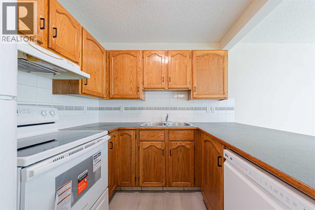 88 Country Hills Villas NW - 5