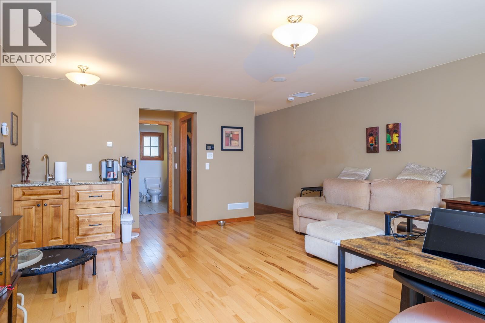 903 Redstone Drive, Rossland