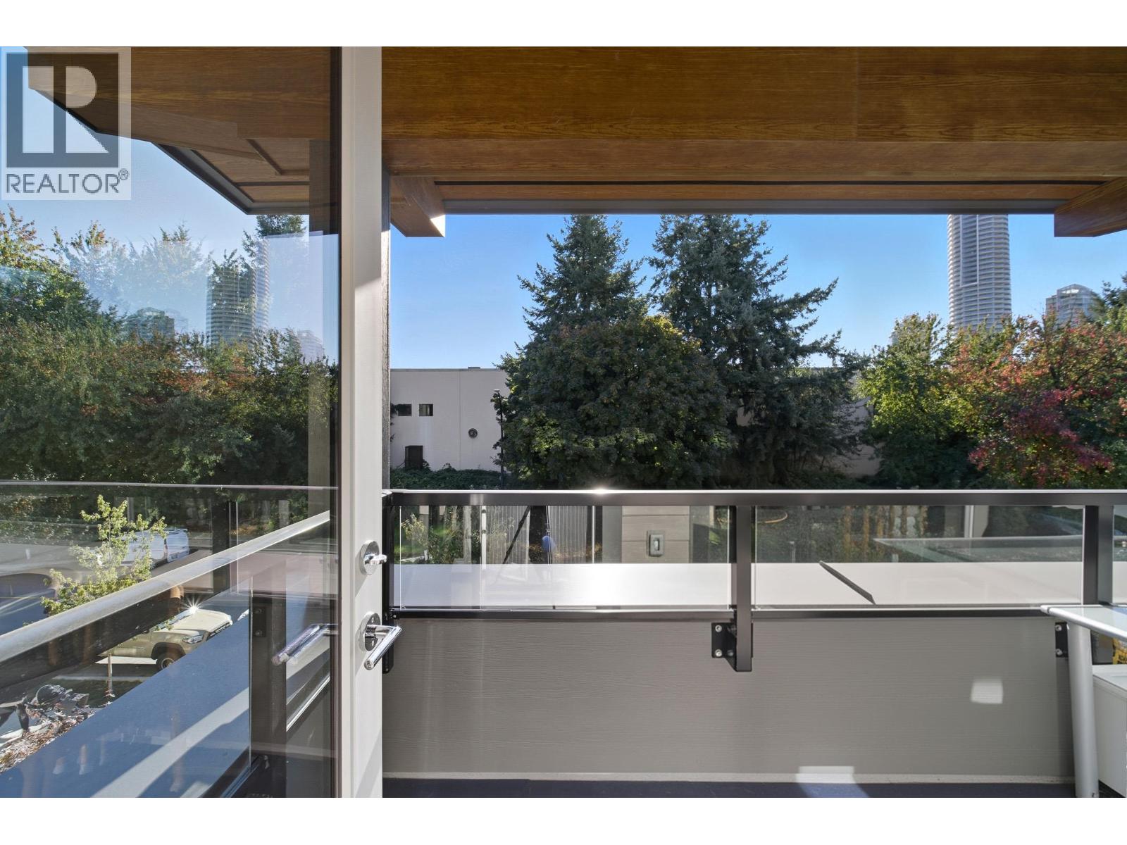 3xx 7588 16TH STREET, Burnaby