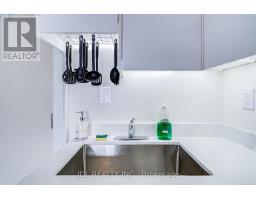 6 - 5 Sorauren Avenue, Toronto, ON M6R2C6 Photo 17