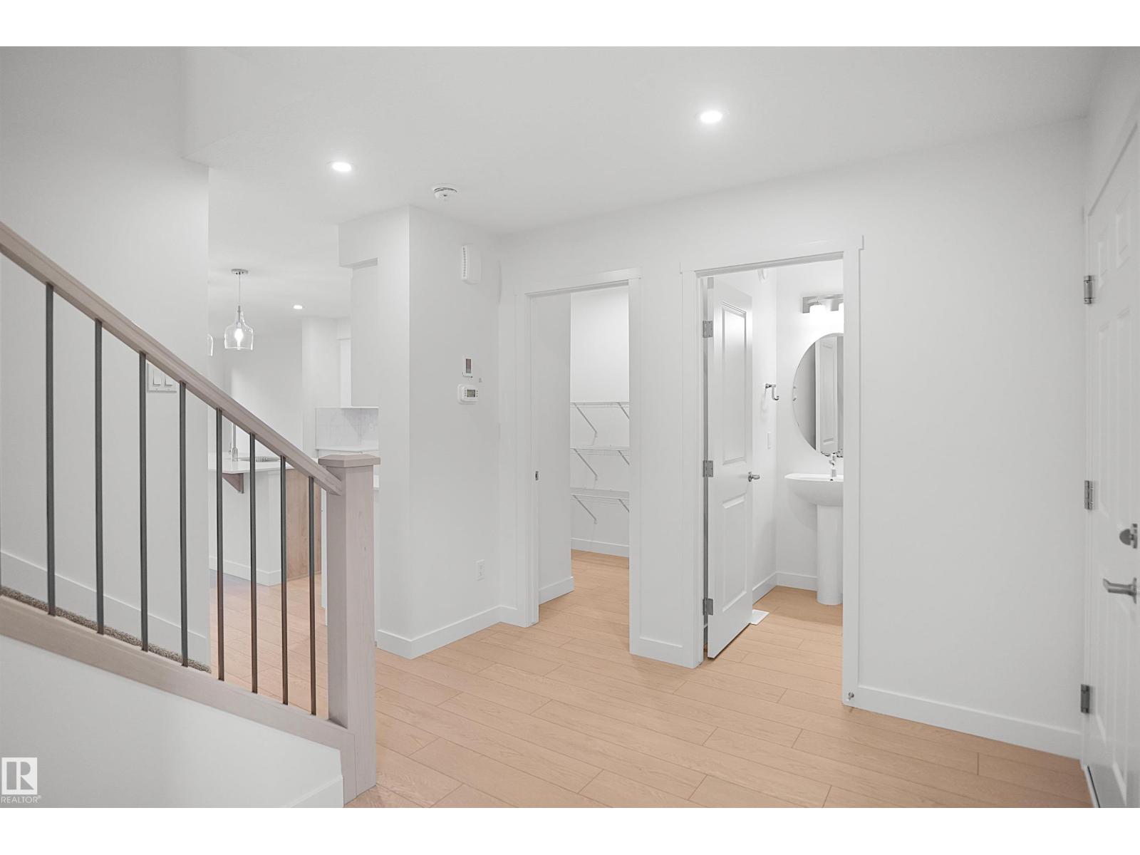 938 18 AV NW - 4