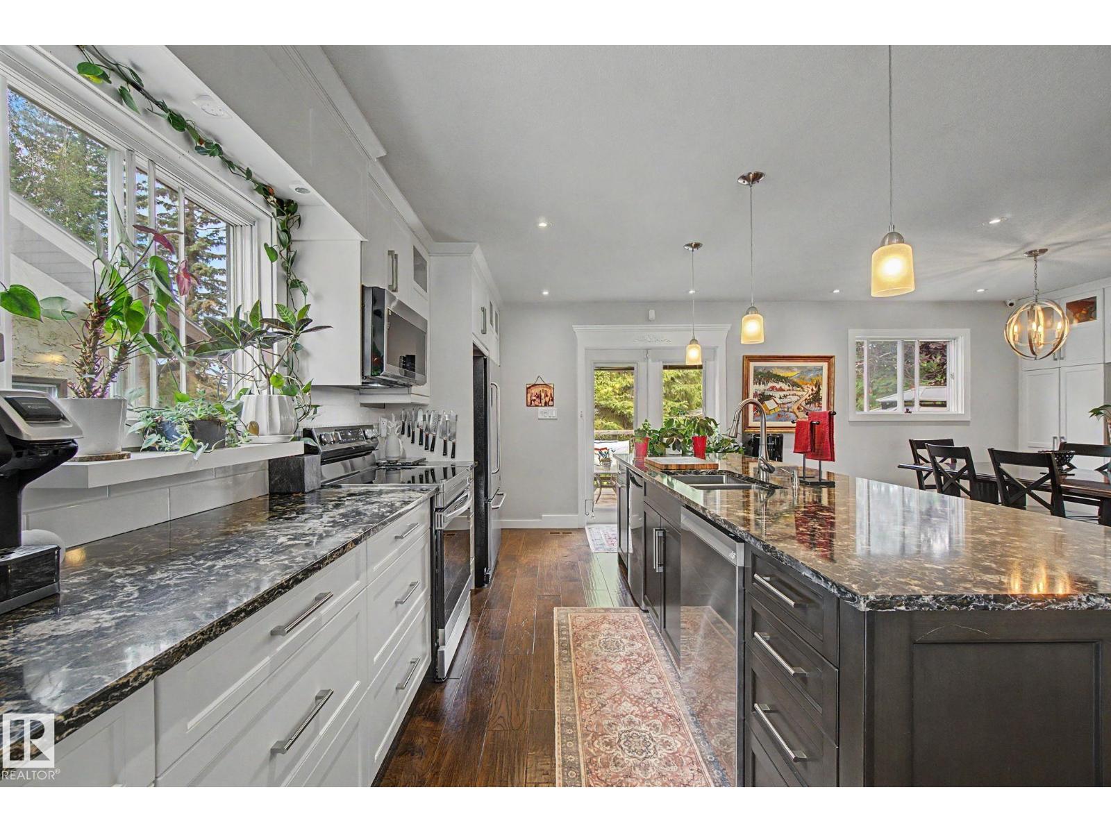 29 LARCH WY - 11