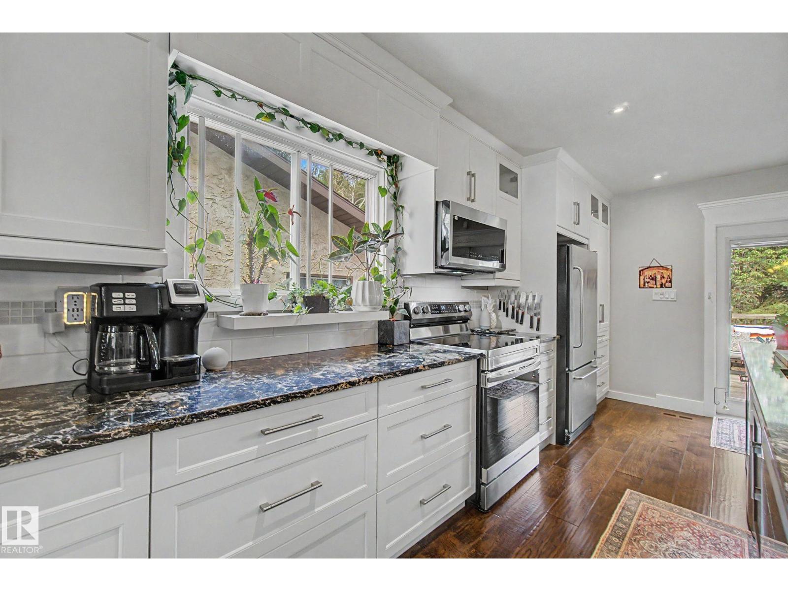 29 LARCH WY - 12