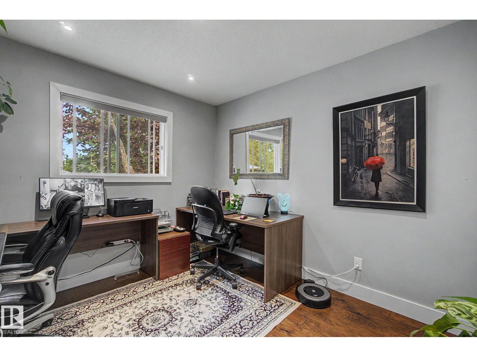 29 LARCH WY - 18