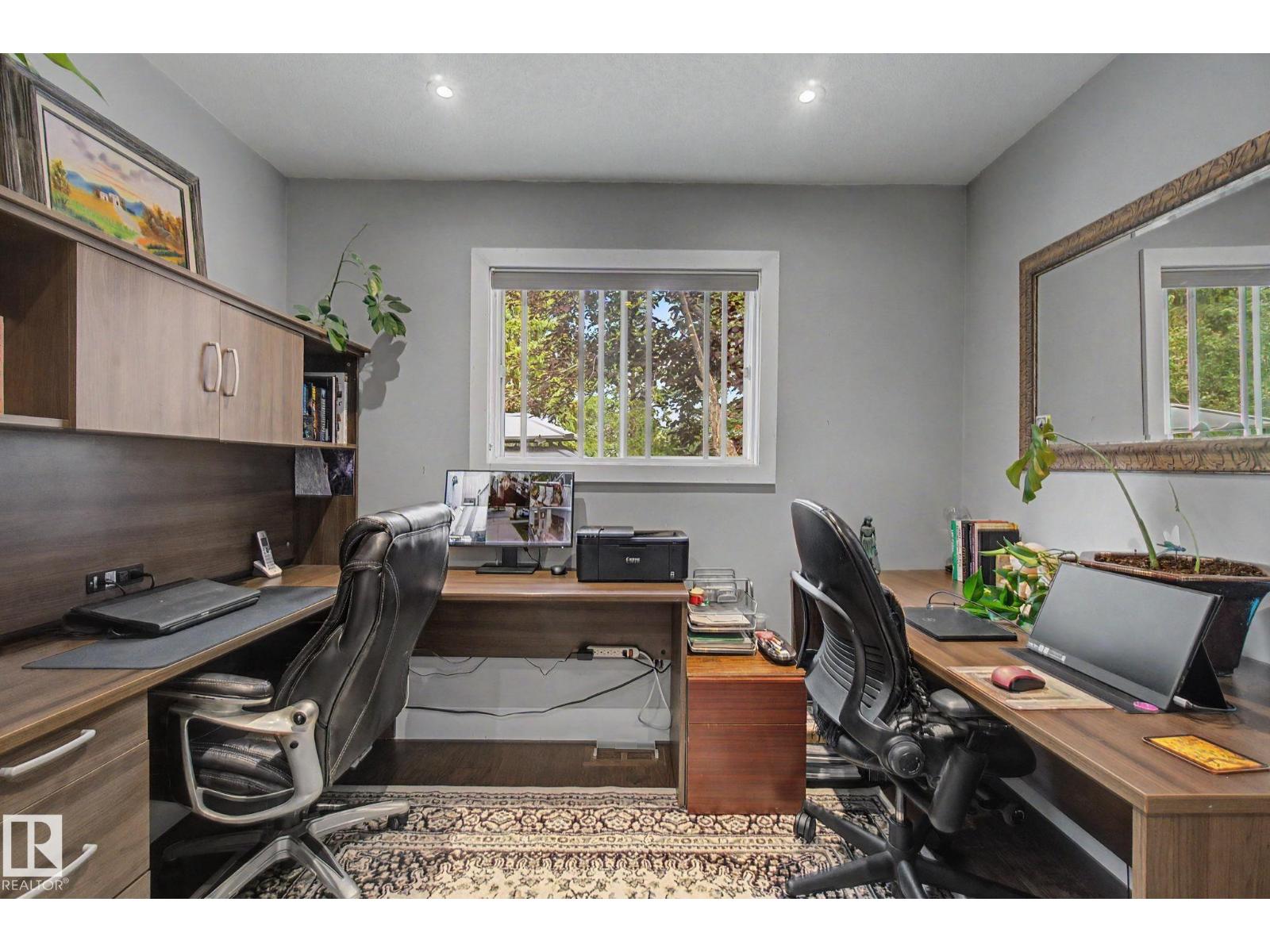 29 LARCH WY - 19