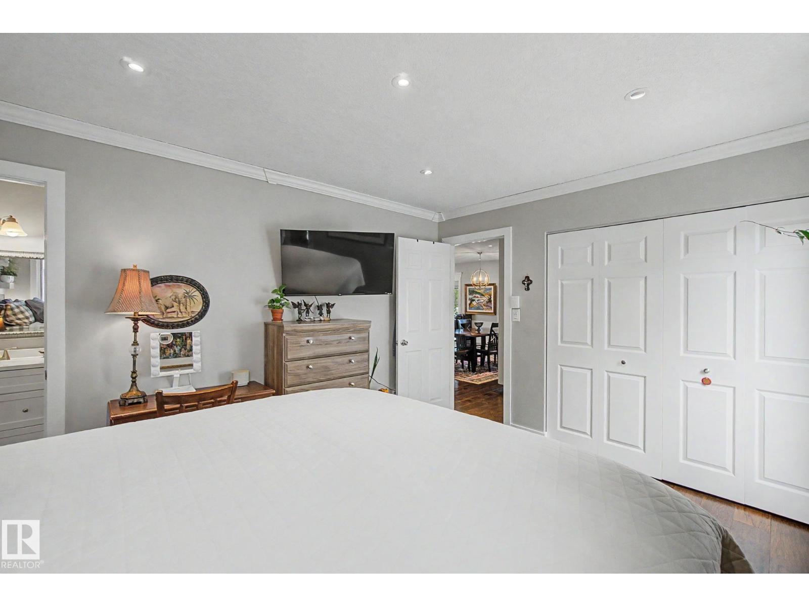 29 LARCH WY - 22