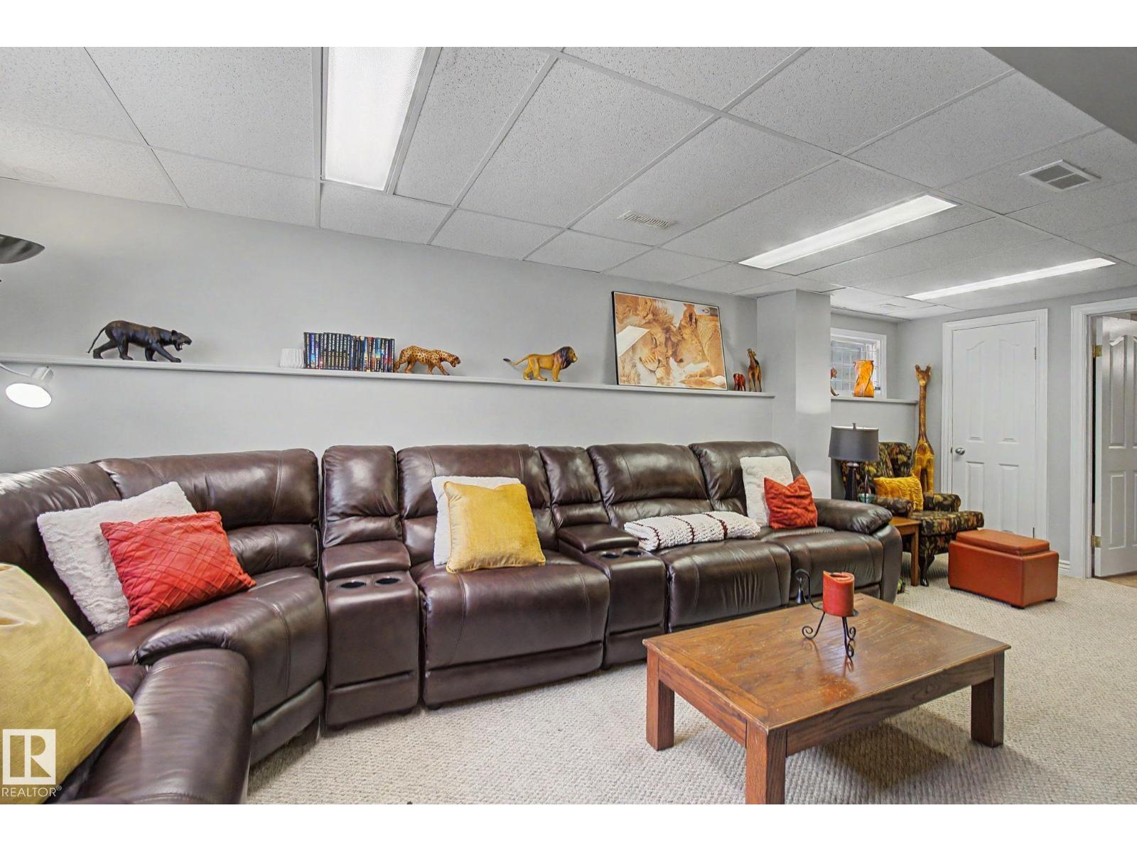 29 LARCH WY - 24