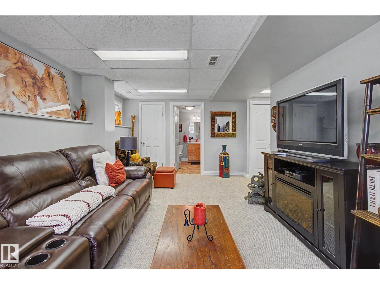 29 LARCH WY - 26