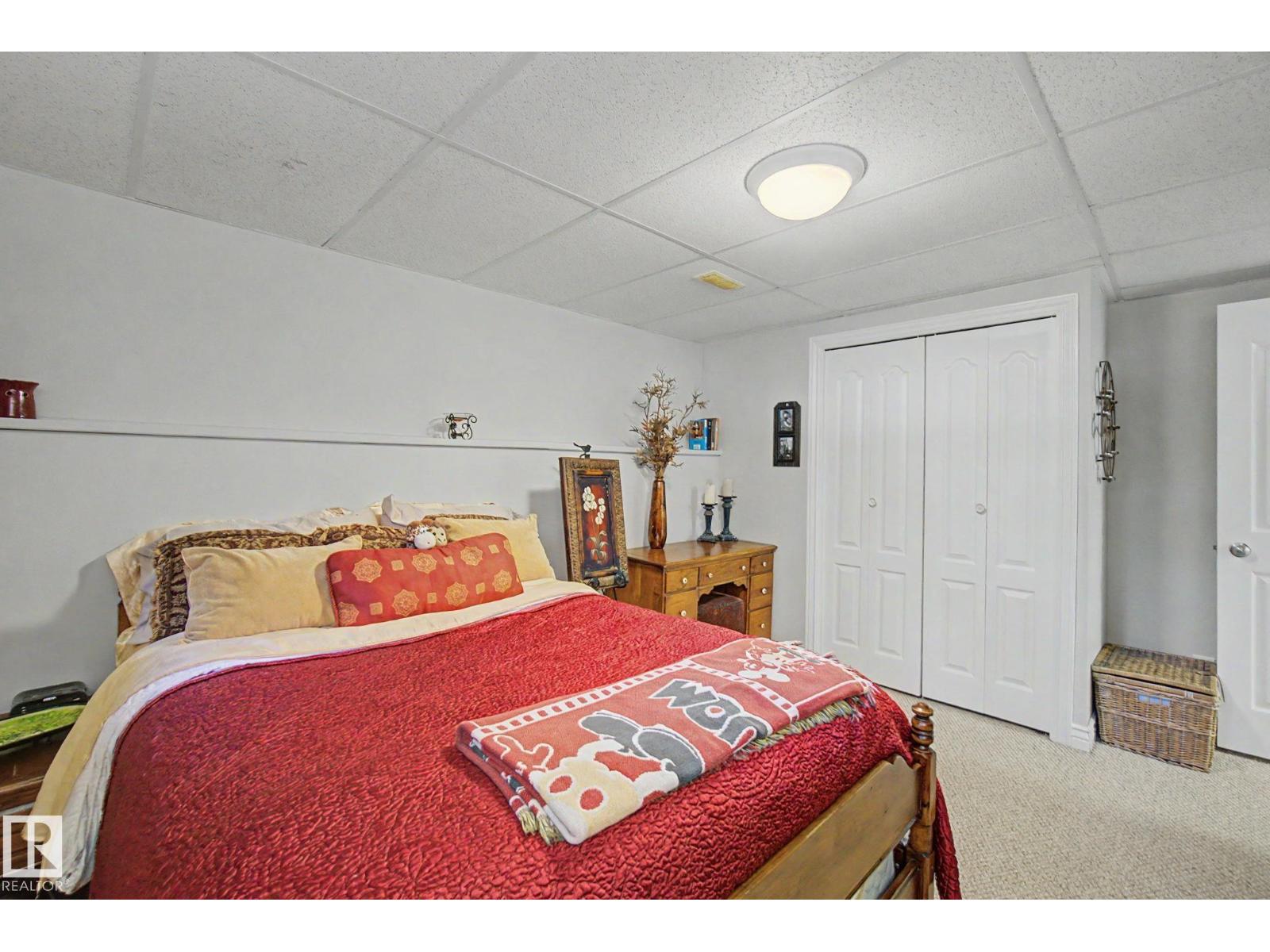 29 LARCH WY - 31