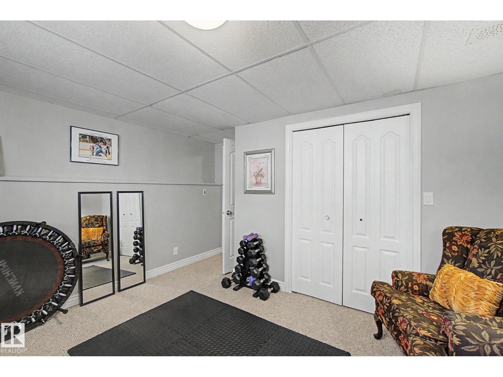 29 LARCH WY - 34