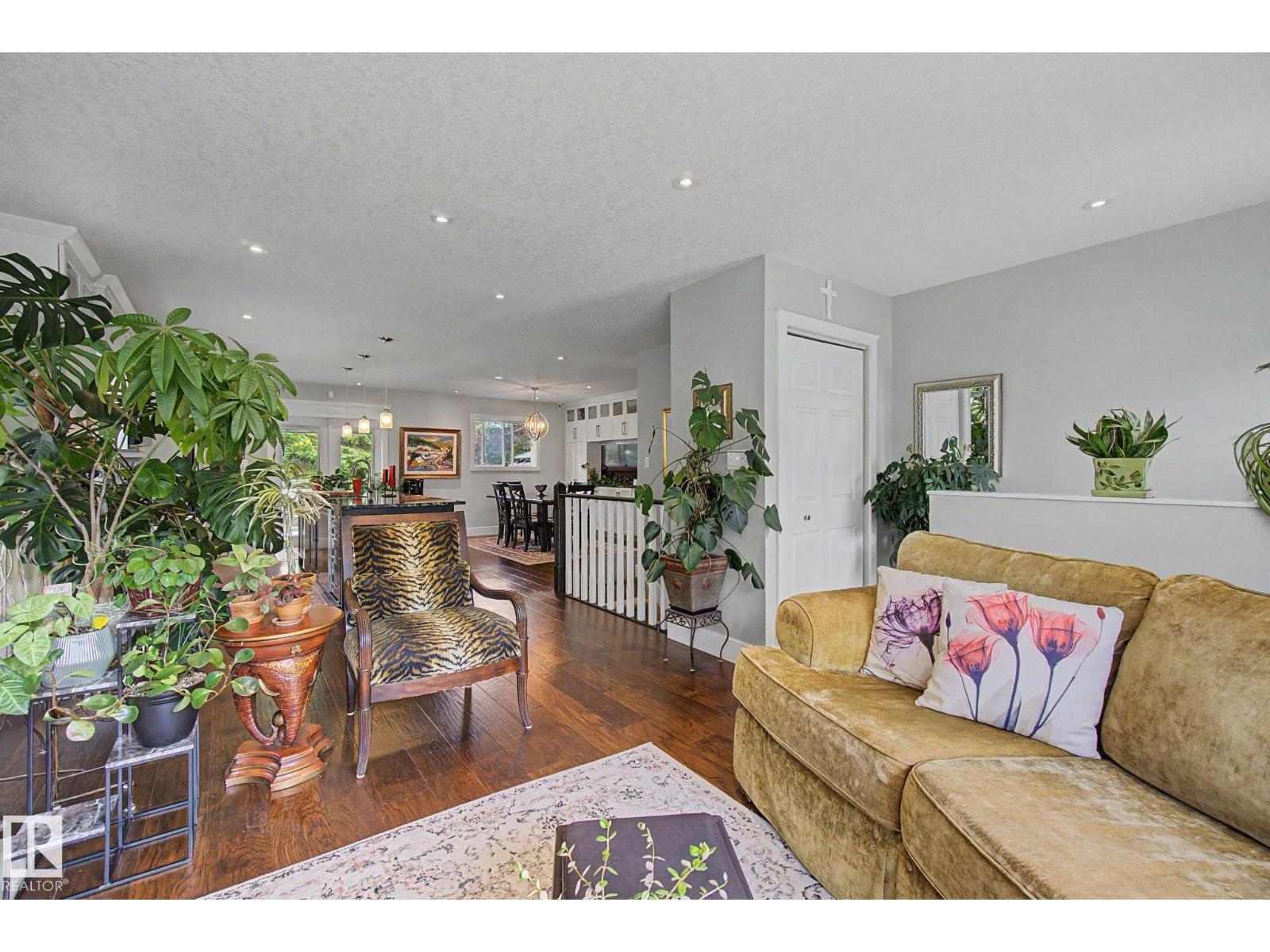 29 LARCH WY - 8
