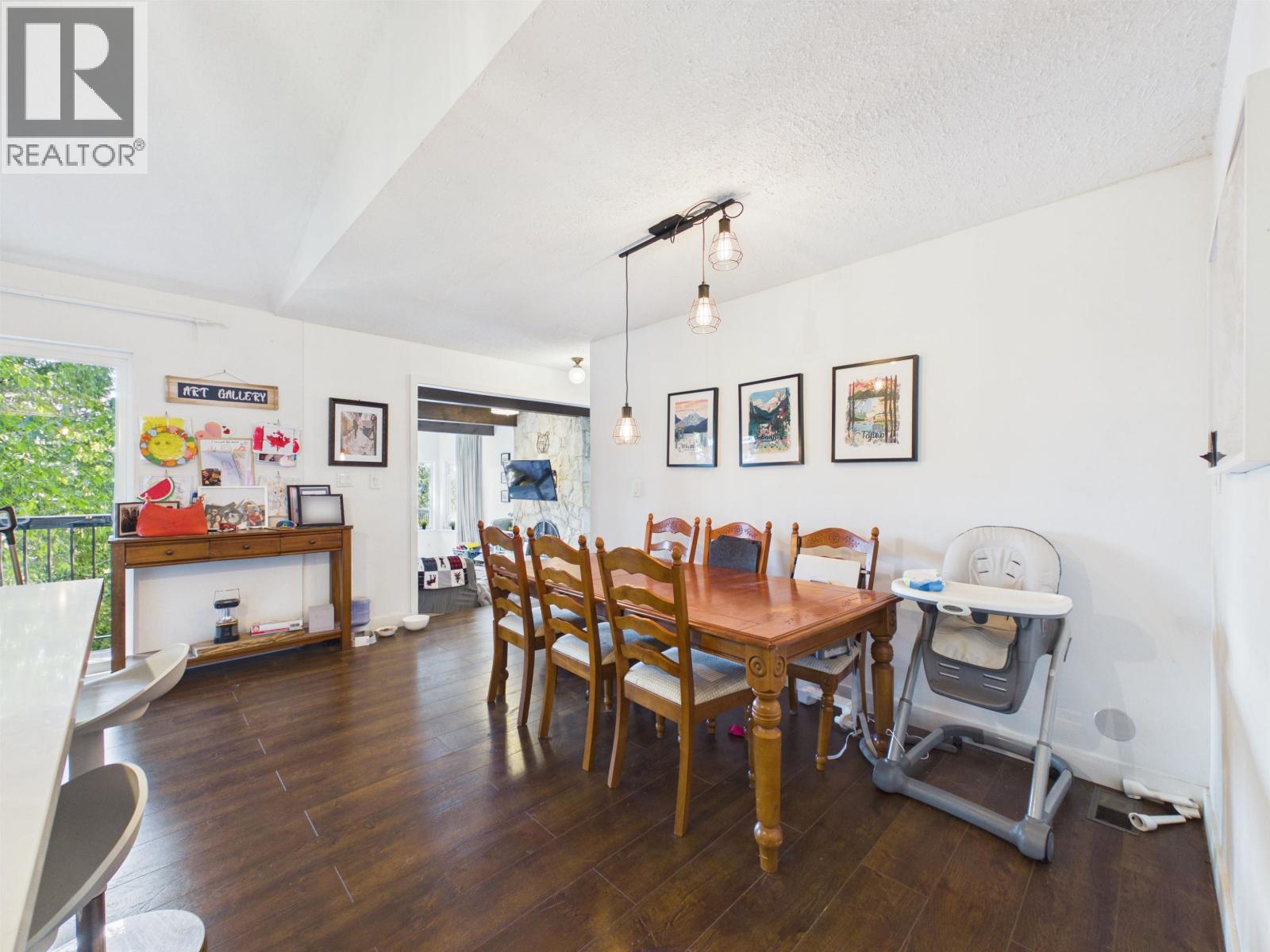 2575 ASHURST AVENUE — photo 4