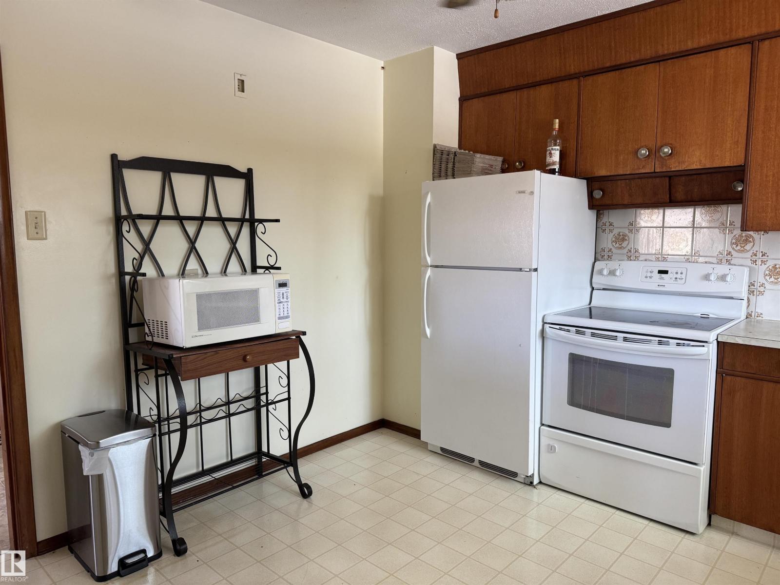 8118 HWY 620 - Image 6