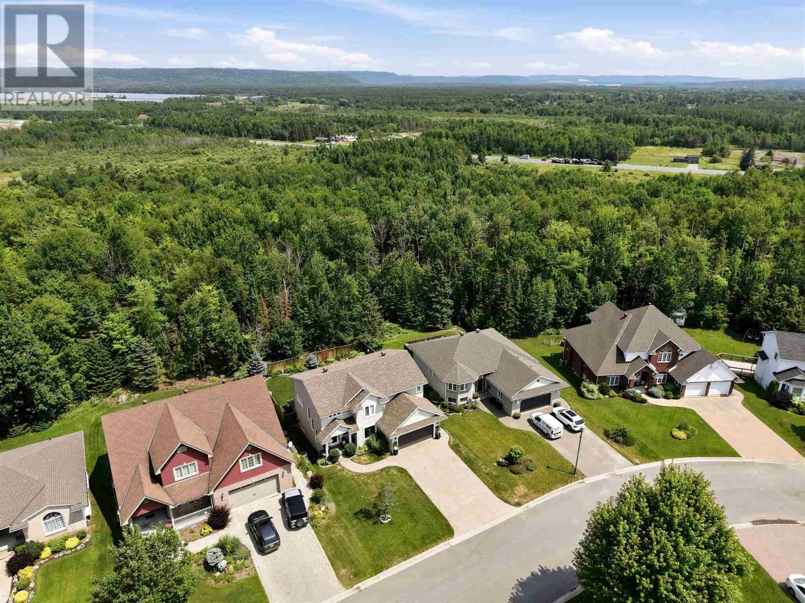 67 Parkview CT - Image 32