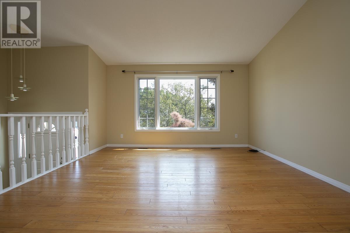 987 Lake ST - Image 14